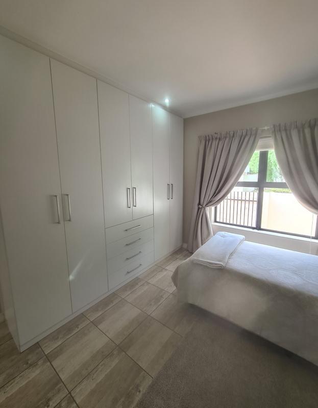 To Let 1 Bedroom Property for Rent in Pinehurst Western Cape